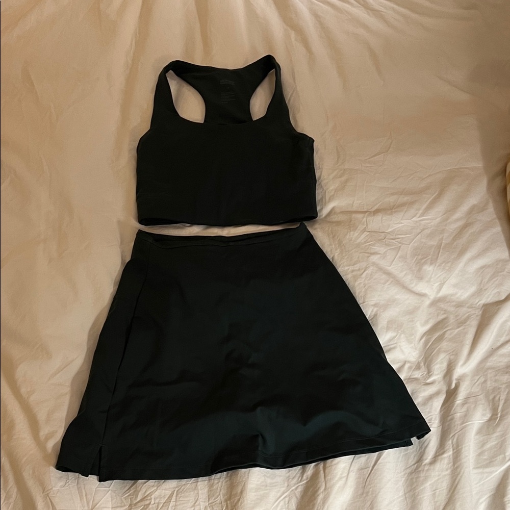 Girlfriend Collective skort bra workout set dark green XS
